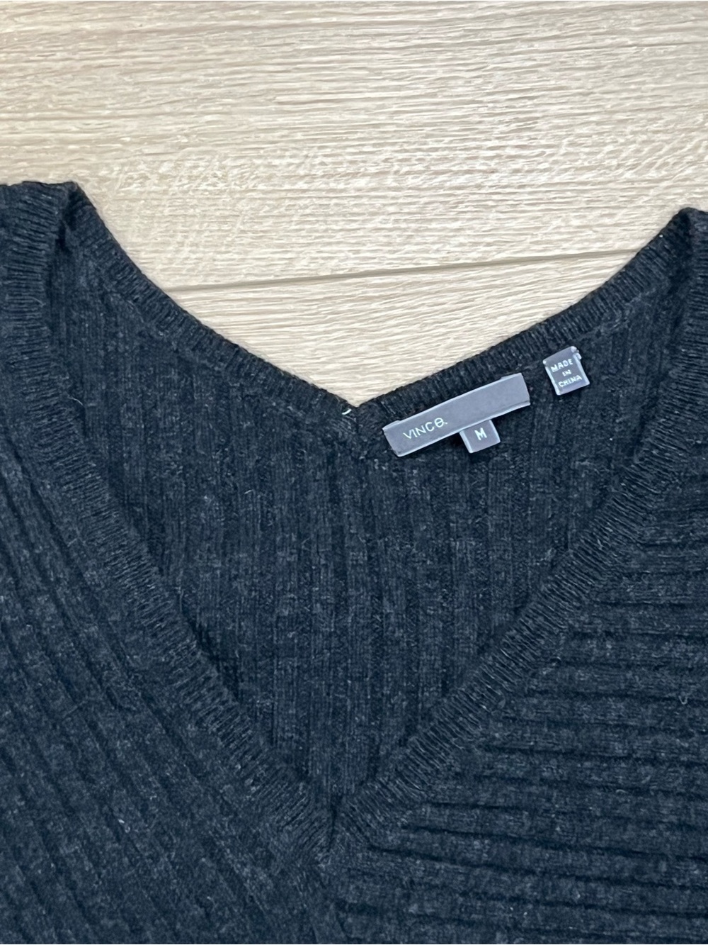 Vince Charcoal Ribbed V-Neck Sweater Size M Medium Soft Never Worn